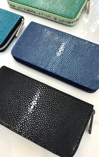 ラウンドファスナー長財布、
L型ファスナー長財布